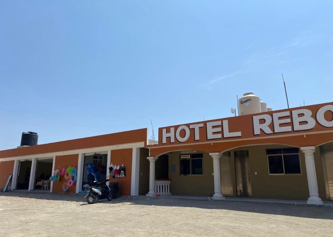 ホテル Rebolledo Imperial San Cristobal  エクステリア 写真